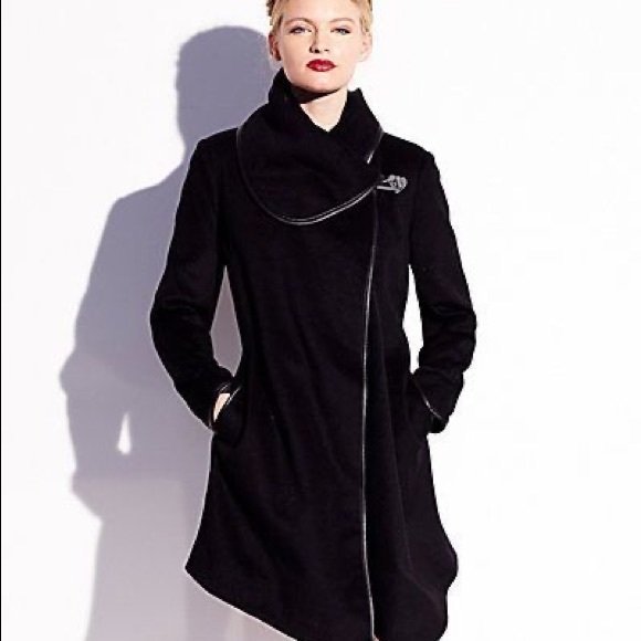 Betsey Johnson Jackets & Blazers - Betsey Johnson Drape Coat.